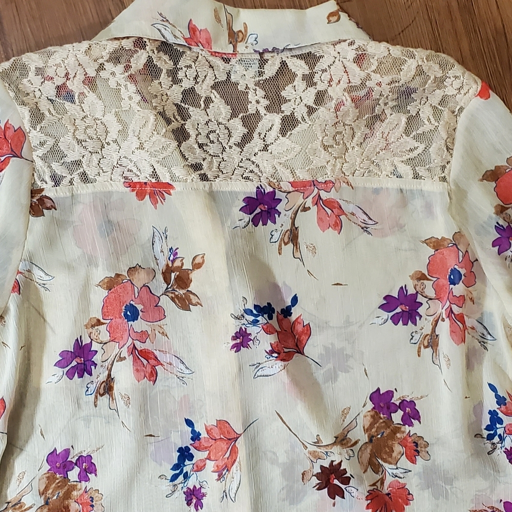 American Rag Floral Collared Button Up - Picture 5 of 15